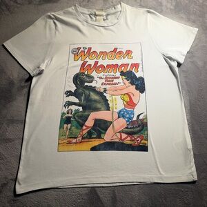 DC White Wonder Woman Graphic Tee
